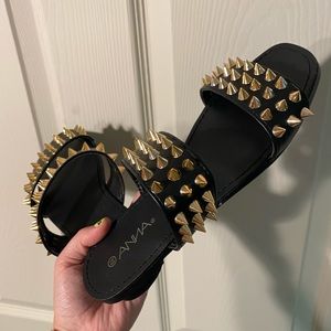 Women’s sandals